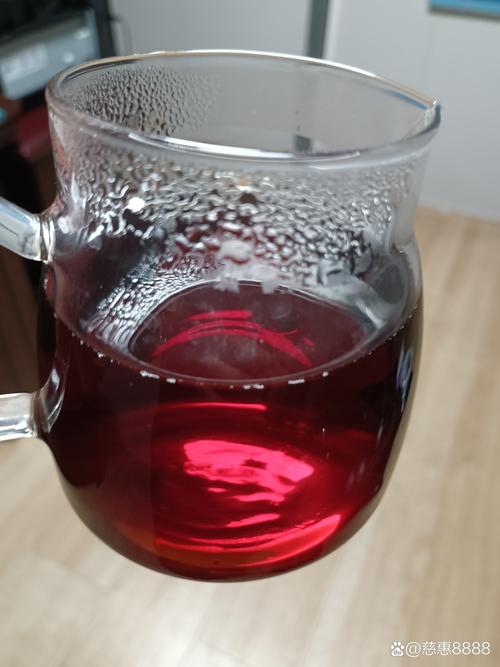 05年的大益茶,原来剩下一点点放了多年没喝,现在喝起来感觉没有以前好